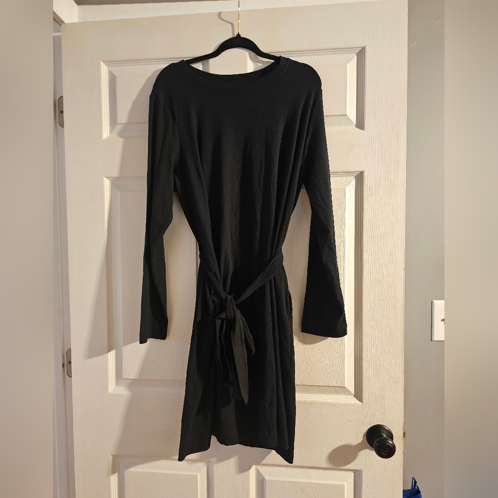 Elegant Black Long-Sleeve Dress
